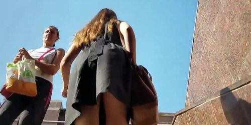 Hot teen upskirt