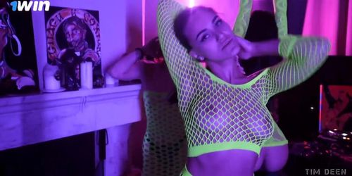 Satisfy your hunger for warmth with this group sex of the year, where wonderful nymphs get down and messy on a college soiree (Sirena Milano, nigonika nigonika)