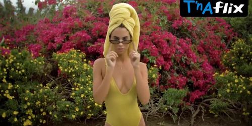 Renee Herbert Butt,  Breasts Scene  in Twins Nude Hot And Topless Megapack