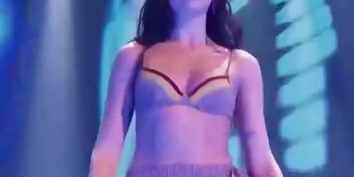 Dua Lipa Sexy Scene  in Arte Concert