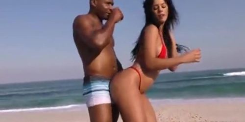 Shayenne Samara na praia