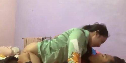 NGENTOT GADIS CANTIK POLOS FULL DI Https://s.id/bocilsempit