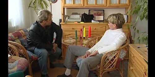 Porno Amateur Nerd testet angehende Porno Schlampe