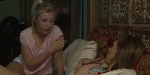 Short But Sweet Incredible Lesbian Scene
