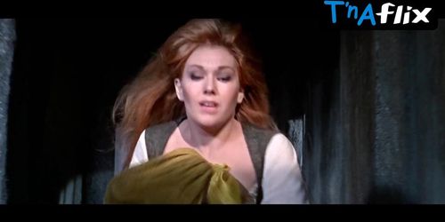 Kim Novak Breasts Scene  in The Amorous Adventures Of Moll Flanders