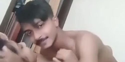 Dost Ke Flat Mein Bina Ruke Lipat Gayi Jawan Jodi