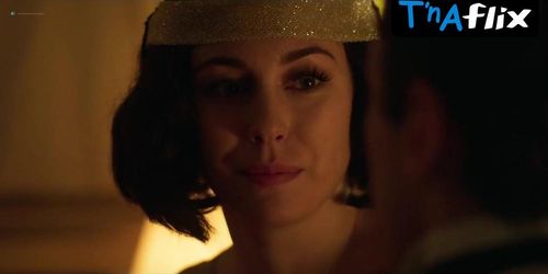Blanca Suarez Lesbian,  Butt Scene  in Cable Girls