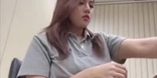 Staf Kantor Gabut Pamer Memek