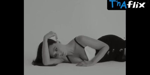 Elizabeth Olsen Sexy Scene  in Elizabeth Olsen Sexy And Seductive Photoshoot