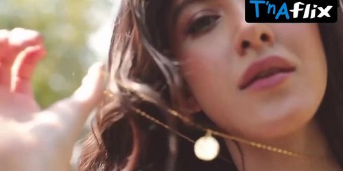 Shanaya Kapoor Sexy Scene  in Shanaya Kapoor Photoshoot