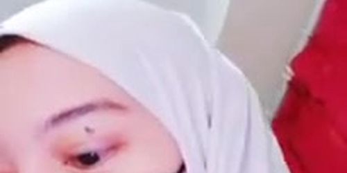 Caca Jilbab Doyan Ngentot