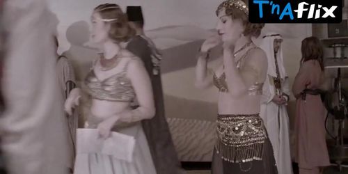Alexandra Daddario Lesbian,  Butt Scene  in American Horror Story