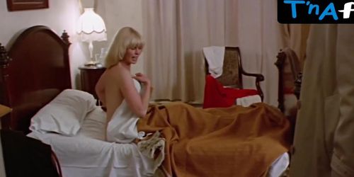 Carmen Carro Breasts Scene  in Enigma Rosso