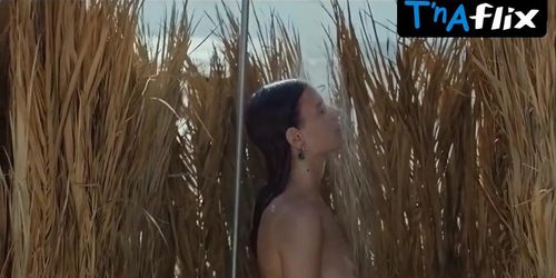 Lia Elalouf Lesbian Scene  in Come Closer