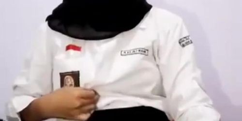Bokep ABG Indonesia Hanny Asik Colmek Dikamar Sendirian