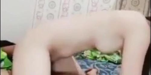 Bokep Live Indonesia Gwen Sambil Ngentot Sama Suami Dikamar