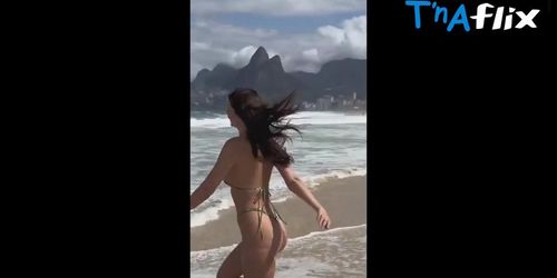 Emily Ratajkowski Butt,  Breasts Scene  in Emily Ratajkowski Sizzles In Sexy Bikini At Beach Party