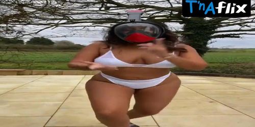 Malin Andersson Bikini Scene  in Malin Andersson Sexy Bikini Dansing