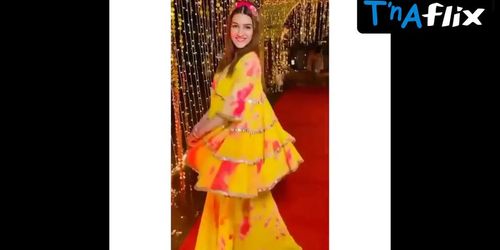 Kriti Sanon Breasts Scene  in Kriti Sanon Hot Pics Collection 2020
