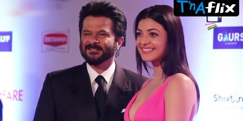 Kajal Agarwal Butt,  Breasts Scene  in Kajal Agarwal Filmfare Awards 2016