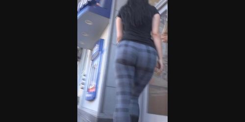 candid meaty bubble butt brunette grey leggings