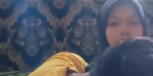 Bokep ABG Indonesian Main Sama Pacar Dikamar Waktu Sepi