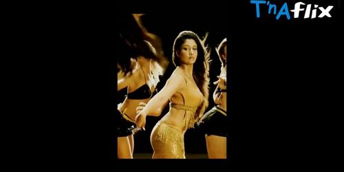 Nayanthara Breasts,  Bikini Scene  in Nayanthara Hot Sexy Dance