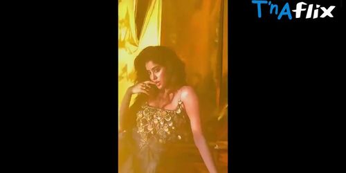 Janhvi Kapoor Sexy Scene  in Janhvi Kapoor Hot Pics Collection February 2022