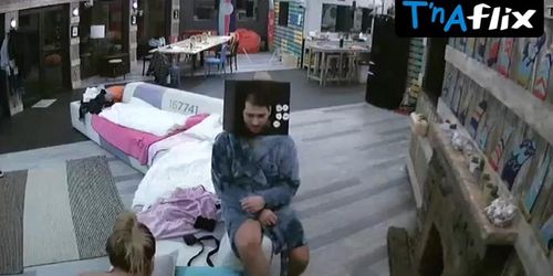 Vivien Vanicsek Breasts Scene  in Valo Vilag 8