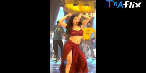 Malavika Sharma Sexy Scene  in Malavika Sharma Behind The Scenes Of The Song Thiyagi Boys From The Movie Coffee With Kadhal