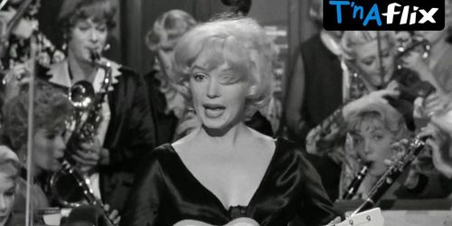 Marilyn Monroe Sexy Scene  in Some Like It Hot