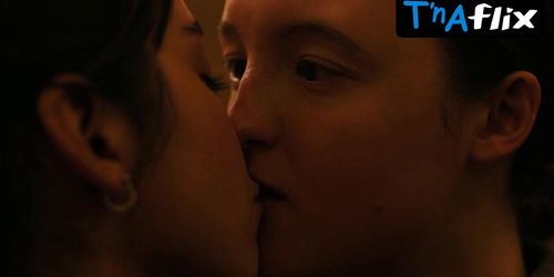 Isabela Merced Lesbian Scene  in The Last Of Us