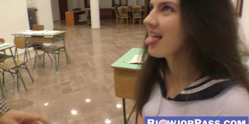 BLOWJOB PASS - Young trickster Francesca Dicaprio earns good dicking