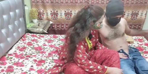 Desi aunty fucks pizza delivery boy in doggy style - hindi audio xxx