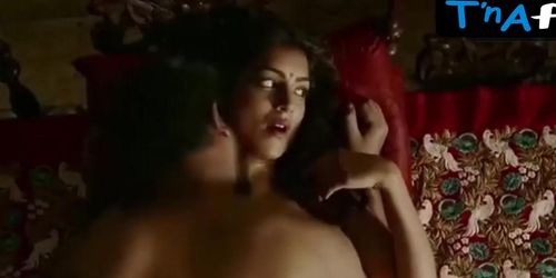 Pallavi Sharda Breasts Scene  in Begum Jaan
