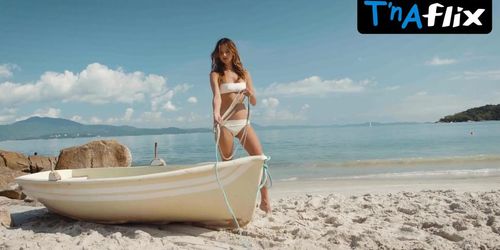 Alessandra Ambrosio Bikini Scene  in Alessandra Ambrosio Gal Floripa Dans Mon Ile
