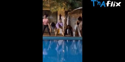 Janhvi Kapoor Sexy Scene  in Janhvi Kapoor Hot Pics Collection February 2022