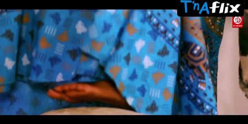 Mahima Gupta Butt,  Breasts Scene  in Mahima Gupta Video Song Bepanah Ishq (2022)