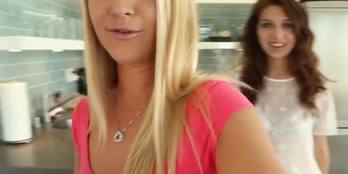 Venice Beach Pickup - Ariana Grand, Mandy Armani (Arianna Armani, Casi James)