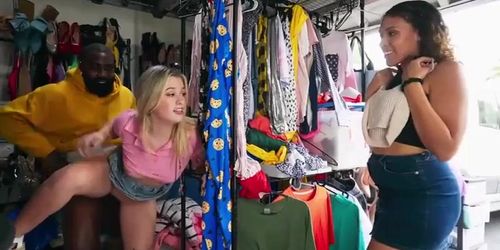 For The Love Of Junk! - Ashley Alexander & Ace Bigs - Leah Luv (Ashley Anderson, Lea De Mae, Lea Stevenson)