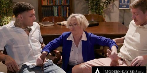 MODERN DAY SINS Librarian Dee Williams Has DP ANAL CREAMPIE After Catching Students Wanking! (Air Thugger, Dee Dee, Double Dee, Oliver Flynn)