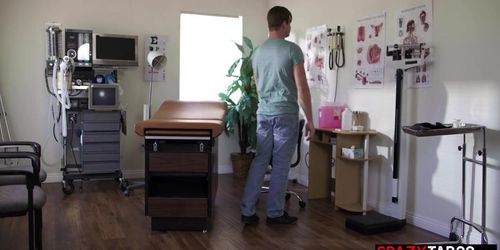 Sloppy blowjob during physical examination by big boobs doctor Emma Hix (????Emma Hix????, Nathan Bronson, Pure_Taboo Pure_Taboo)