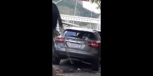 Yasmin Calazans pelada na saÃda da boate Lalu no RJ VÃdeo amador brasileiro com essa morena tatuada Yasmin Calazans que saiu d (Maynara Anjos)