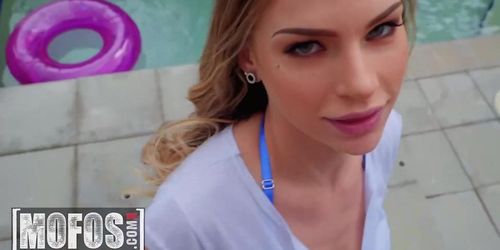 Mofos - Sydney Cole Is Craving Johnny Love'S Juicy Cock So She Sucks It And Then Takes A Ride (Juicy Dick, Juicy dick)