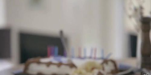 Cake - S25:E14 - Riley Reid (Between Them, Damon Dice)
