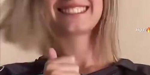  RUBIA HERMOSA PETEANDO