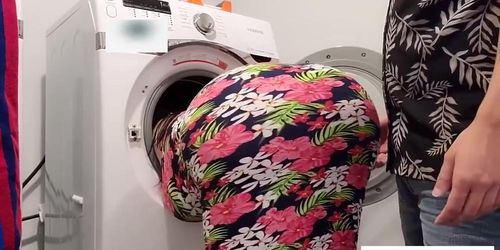 Crystal Lust Fucking Stuck Stepmother In The Washing Machine - Nick Big Ass (Katarina Rina, Nick Ross)