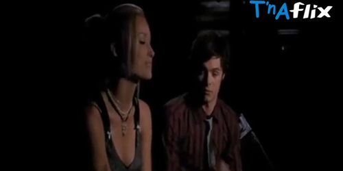 Olivia Wilde Lesbian Scene  in The O.C. (Mischa Barton)