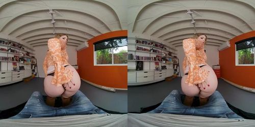 Riley Reign Wants To Screw You All Over Her Brand New Place