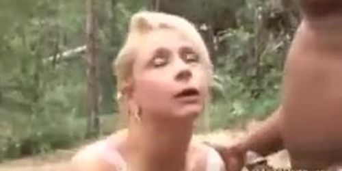 Madrasta da no meio da floresta